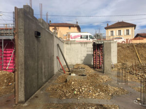Entreprise de maçonnerie générale : construction des murs en béton armé du garage en sous-sol